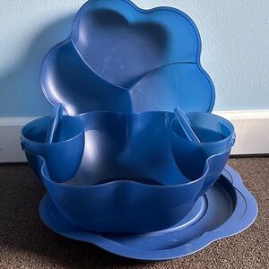 Tupperware Blue Flower-Shaped Serving Set - 7 piece set
